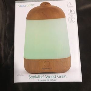 Aromatherapy essential oil diffuser